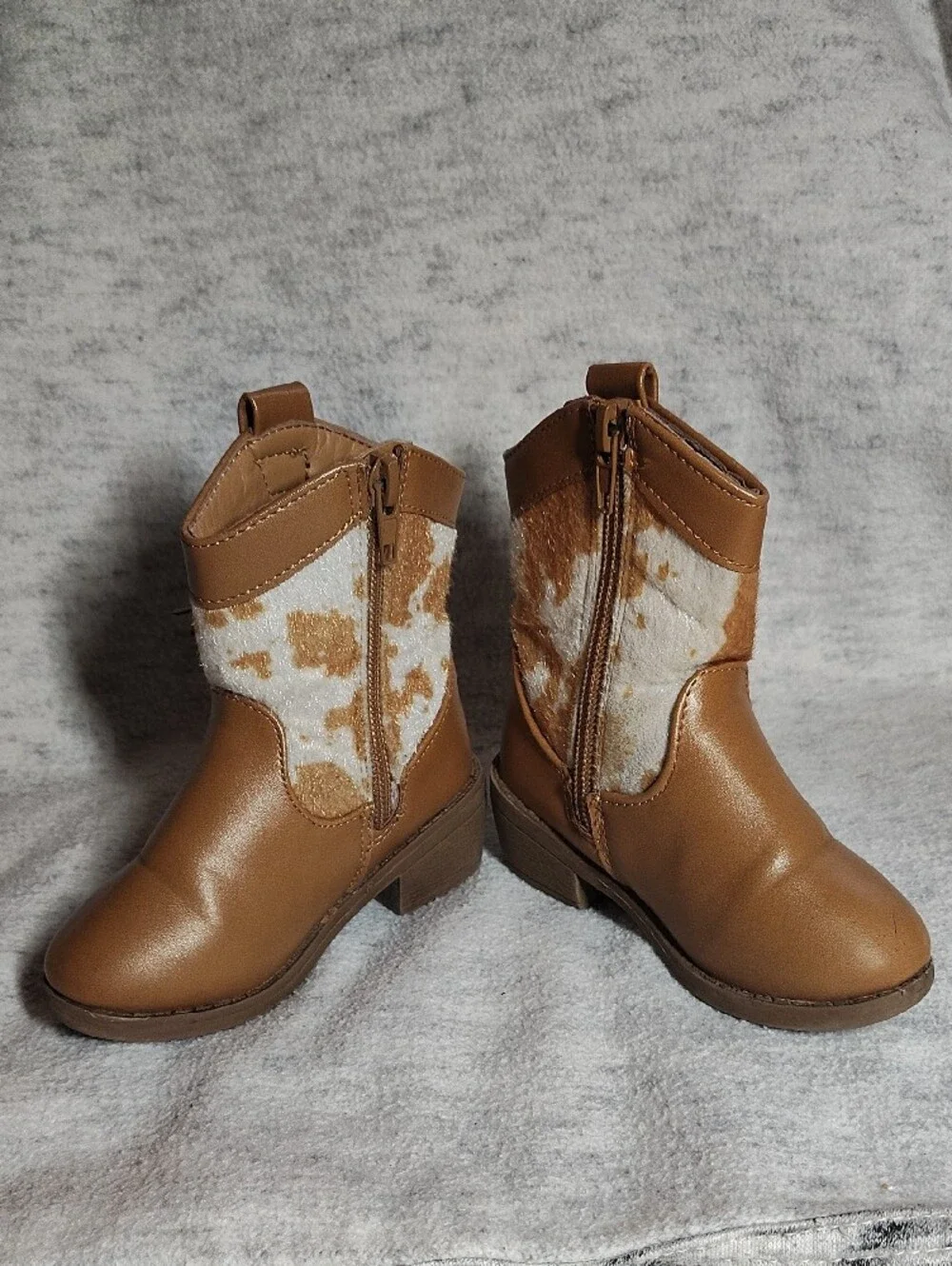 Nicole Miller New York Kids Tassel Western Booties in Tan and White